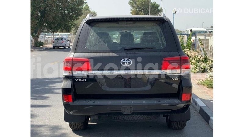 Big with watermark toyota land cruiser diana import dubai 6003