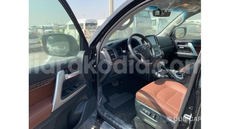 Big with watermark toyota land cruiser diana import dubai 6003