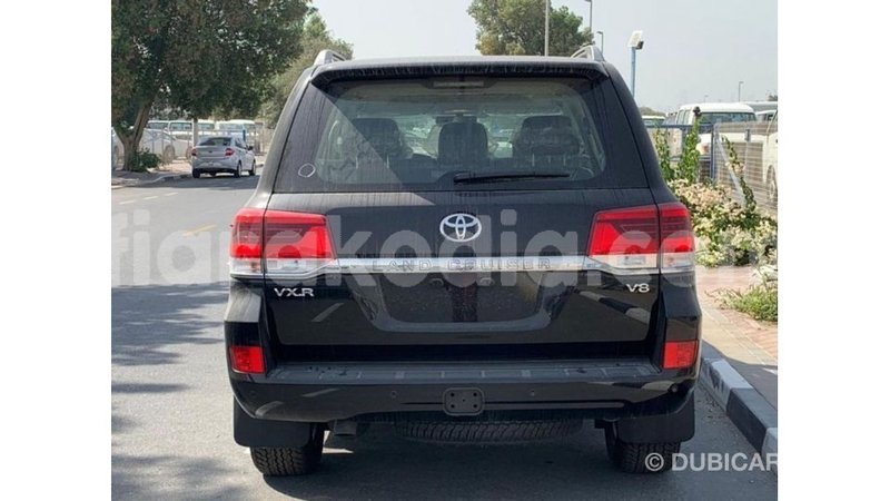 Big with watermark toyota land cruiser diana import dubai 6003