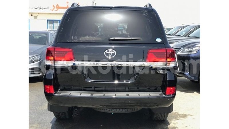 Big with watermark toyota land cruiser diana import dubai 6004