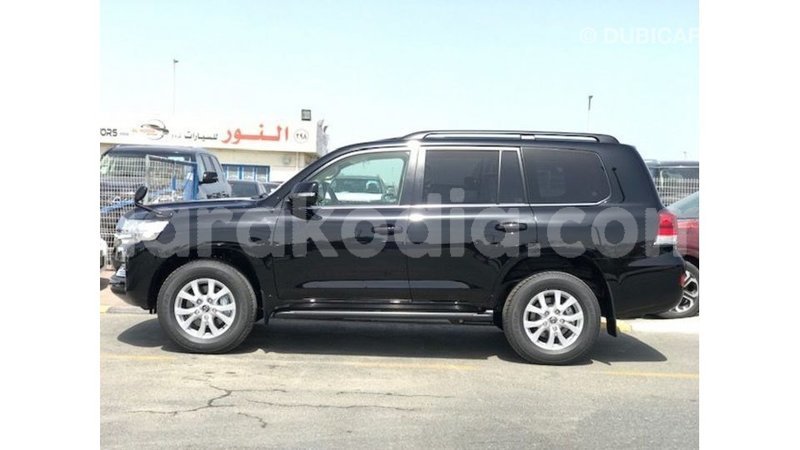 Big with watermark toyota land cruiser diana import dubai 6004