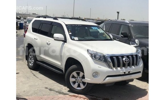 Acheter Import Voiture Toyota Prado Blanc à Import - Dubai, Diana Acheter Import Voiture Toyota Prado Blanc à Import - Dubai, Diana