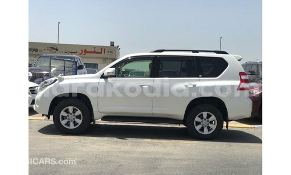 Acheter Import Voiture Toyota Prado Blanc à Import - Dubai, Diana Acheter Import Voiture Toyota Prado Blanc à Import - Dubai, Diana