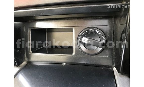 Acheter Import Voiture Toyota Prado Blanc à Import - Dubai, Diana Acheter Import Voiture Toyota Prado Blanc à Import - Dubai, Diana