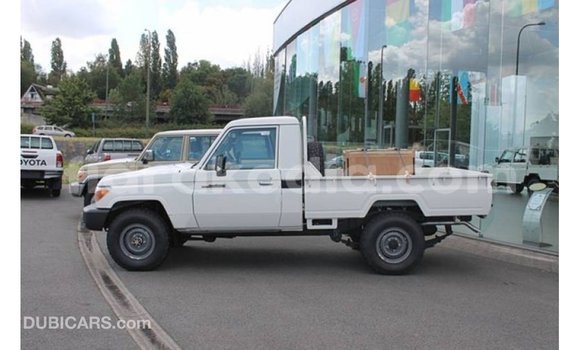 Buy Import Toyota Land Cruiser White Car in Import - Dubai in Diana Buy Import Toyota Land Cruiser White Car in Import - Dubai in Diana