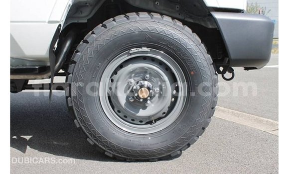 Buy Import Toyota Land Cruiser White Car in Import - Dubai in Diana Buy Import Toyota Land Cruiser White Car in Import - Dubai in Diana
