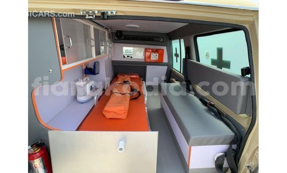 Acheter Import Utilitaire Toyota DA Beige à Import - Dubai, Diana Acheter Import Utilitaire Toyota DA Beige à Import - Dubai, Diana