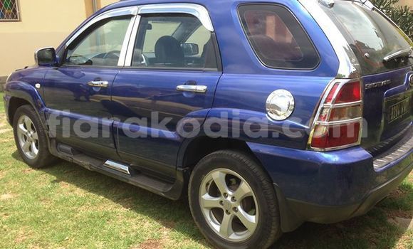 Buy Used Kia Sportage Blue Car in Antananarivo in Analamanga Buy Used Kia Sportage Blue Car in Antananarivo in Analamanga