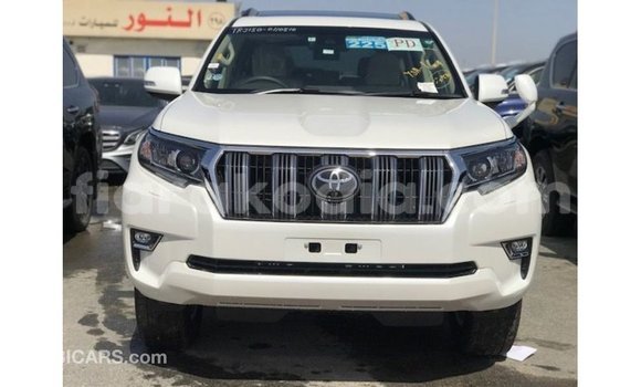 Acheter Import Voiture Toyota Prado Blanc à Import - Dubai, Diana Acheter Import Voiture Toyota Prado Blanc à Import - Dubai, Diana