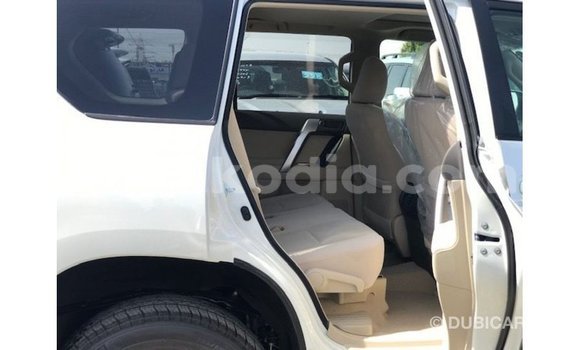 Acheter Import Voiture Toyota Prado Blanc à Import - Dubai, Diana Acheter Import Voiture Toyota Prado Blanc à Import - Dubai, Diana