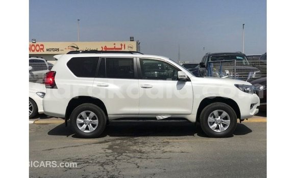 Acheter Import Voiture Toyota Prado Blanc à Import - Dubai, Diana Acheter Import Voiture Toyota Prado Blanc à Import - Dubai, Diana