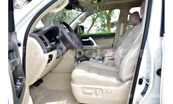 Buy Import Toyota Land Cruiser White Car in Import - Dubai in Diana Buy Import Toyota Land Cruiser White Car in Import - Dubai in Diana