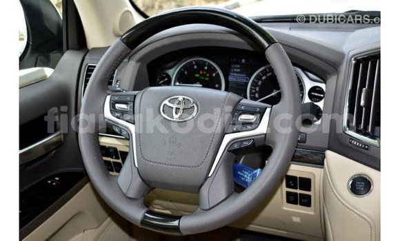 Buy Import Toyota Land Cruiser White Car in Import - Dubai in Diana Buy Import Toyota Land Cruiser White Car in Import - Dubai in Diana