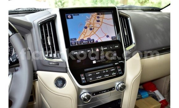 Buy Import Toyota Land Cruiser White Car in Import - Dubai in Diana Buy Import Toyota Land Cruiser White Car in Import - Dubai in Diana