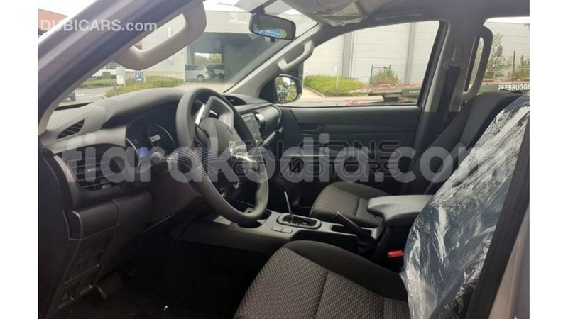 Big with watermark toyota hilux diana import dubai 6025