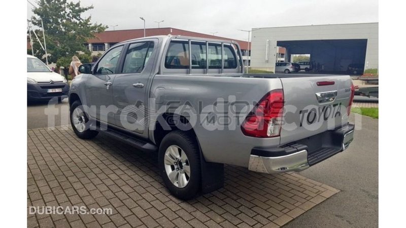 Big with watermark toyota hilux diana import dubai 6025