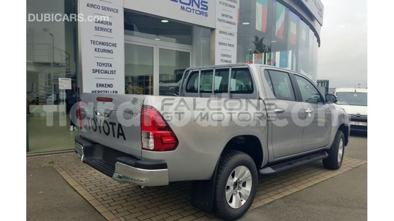 Big with watermark toyota hilux diana import dubai 6025
