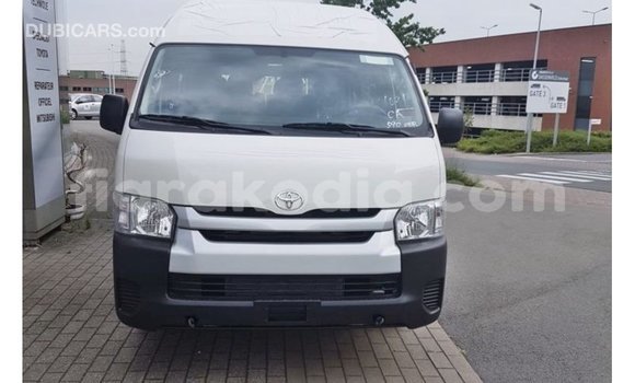 Acheter Import Voiture Toyota Hiace Blanc à Import - Dubai, Diana Acheter Import Voiture Toyota Hiace Blanc à Import - Dubai, Diana