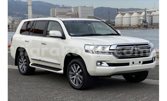 Acheter Import Voiture Toyota Land Cruiser Blanc à Import - Dubai, Diana Acheter Import Voiture Toyota Land Cruiser Blanc à Import - Dubai, Diana