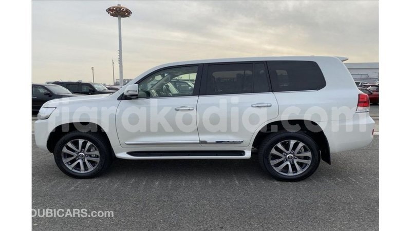 Big with watermark toyota land cruiser diana import dubai 6032