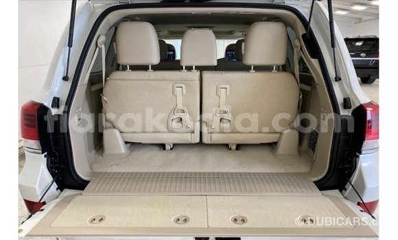 Acheter Import Voiture Toyota Land Cruiser Blanc à Import - Dubai, Diana Acheter Import Voiture Toyota Land Cruiser Blanc à Import - Dubai, Diana