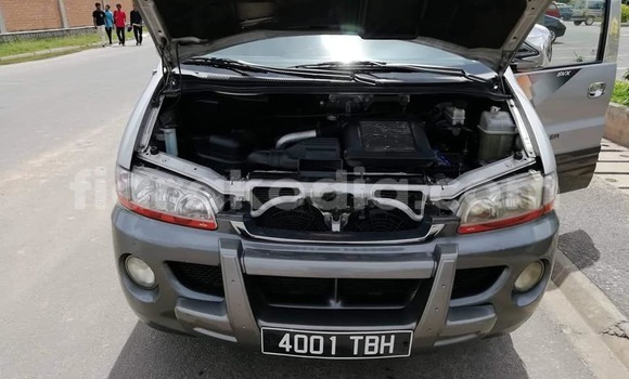 Acheter Occasion Voiture Hyundai Starex Gris à Antananarivo, Analamanga Acheter Occasion Voiture Hyundai Starex Gris à Antananarivo, Analamanga