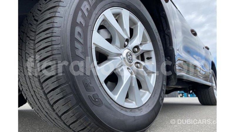 Big with watermark toyota land cruiser diana import dubai 6035