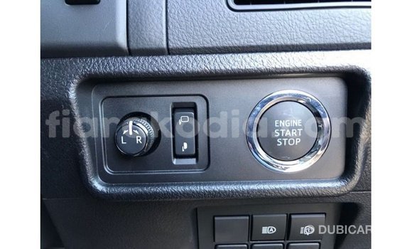 Acheter Import Voiture Toyota Prado Noir à Import - Dubai, Diana Acheter Import Voiture Toyota Prado Noir à Import - Dubai, Diana