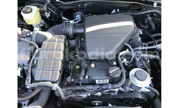 Acheter Import Voiture Toyota Prado Noir à Import - Dubai, Diana Acheter Import Voiture Toyota Prado Noir à Import - Dubai, Diana