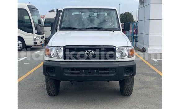 Buy Import Toyota Land Cruiser White Car in Import - Dubai in Diana Buy Import Toyota Land Cruiser White Car in Import - Dubai in Diana