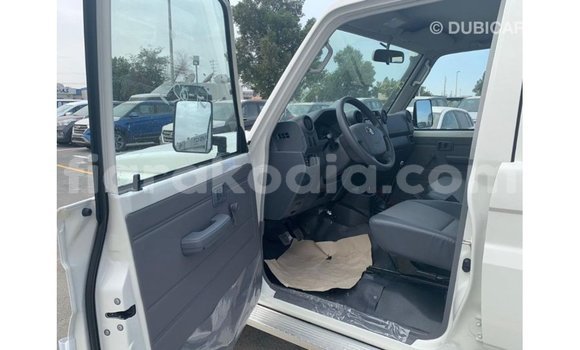 Buy Import Toyota Land Cruiser White Car in Import - Dubai in Diana Buy Import Toyota Land Cruiser White Car in Import - Dubai in Diana