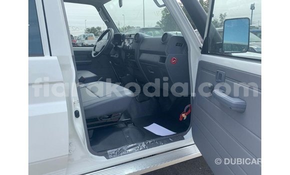 Buy Import Toyota Land Cruiser White Car in Import - Dubai in Diana Buy Import Toyota Land Cruiser White Car in Import - Dubai in Diana