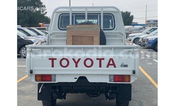 Buy Import Toyota Land Cruiser White Car in Import - Dubai in Diana Buy Import Toyota Land Cruiser White Car in Import - Dubai in Diana