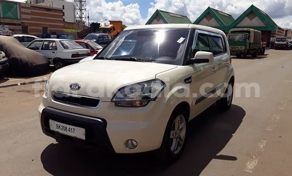 Hividy Kia Soul fotsy Car in Antananarivo in Analamanga Hividy Kia Soul fotsy Car in Antananarivo in Analamanga