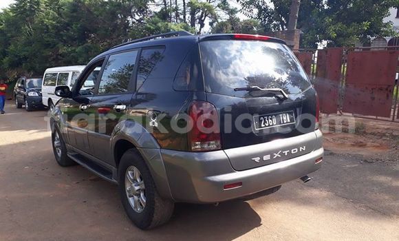 Hividy SsangYong Rexton Black Car in Antananarivo in Analamanga Hividy SsangYong Rexton Black Car in Antananarivo in Analamanga