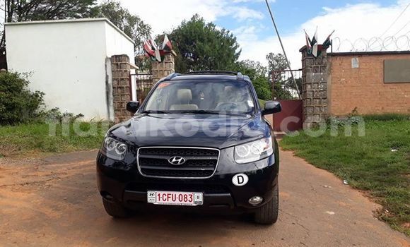 Hividy Hyundai Santa Fe Black Car in Antananarivo in Analamanga Hividy Hyundai Santa Fe Black Car in Antananarivo in Analamanga