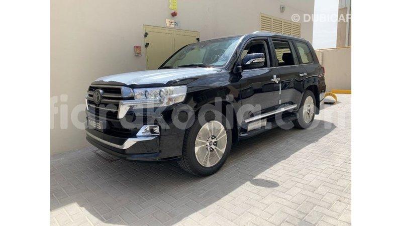 Big with watermark toyota land cruiser diana import dubai 6064