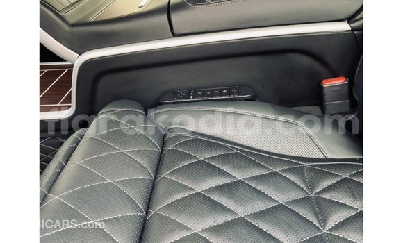 Acheter Import Voiture Toyota Land Cruiser Noir à Import - Dubai, Diana Acheter Import Voiture Toyota Land Cruiser Noir à Import - Dubai, Diana