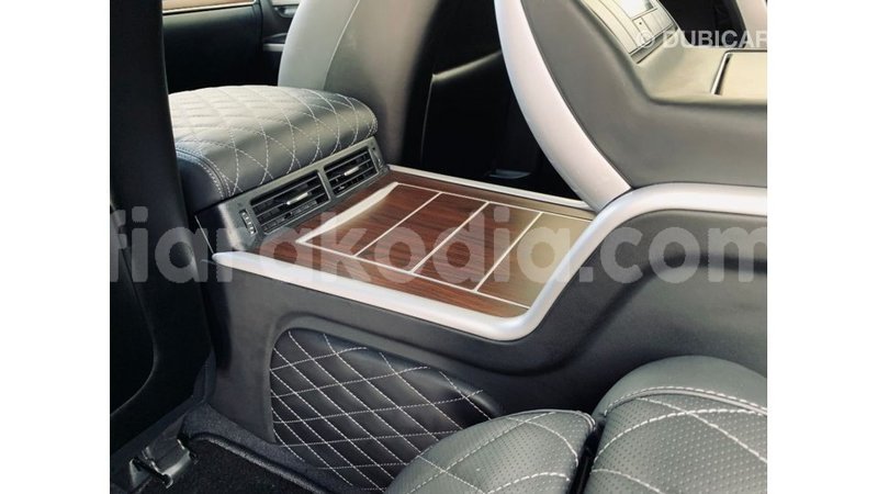 Big with watermark toyota land cruiser diana import dubai 6064