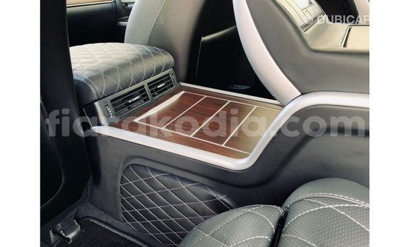 Acheter Import Voiture Toyota Land Cruiser Noir à Import - Dubai, Diana Acheter Import Voiture Toyota Land Cruiser Noir à Import - Dubai, Diana