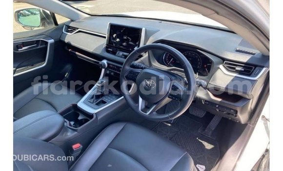 Acheter Import Utilitaire Toyota HiAce Blanc à Import - Dubai, Diana Acheter Import Utilitaire Toyota HiAce Blanc à Import - Dubai, Diana