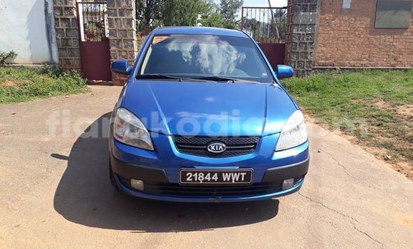Hividy Kia Pride Blue Car in Antananarivo in Analamanga Hividy Kia Pride Blue Car in Antananarivo in Analamanga