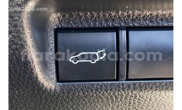 Acheter Import Utilitaire Toyota HiAce Blanc à Import - Dubai, Diana Acheter Import Utilitaire Toyota HiAce Blanc à Import - Dubai, Diana