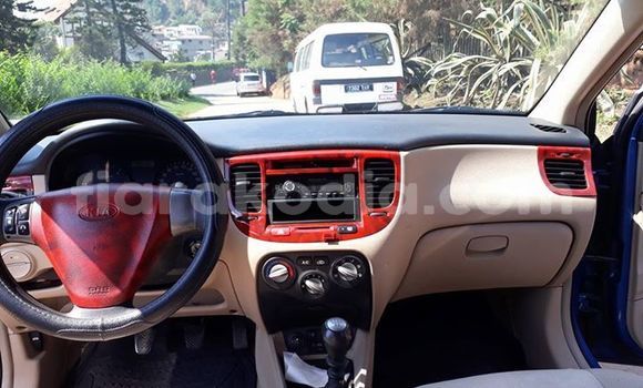 Hividy Kia Pride Blue Car in Antananarivo in Analamanga Hividy Kia Pride Blue Car in Antananarivo in Analamanga