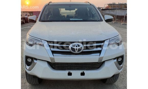 Acheter Import Voiture Toyota Fortuner Blanc à Import - Dubai, Diana Acheter Import Voiture Toyota Fortuner Blanc à Import - Dubai, Diana