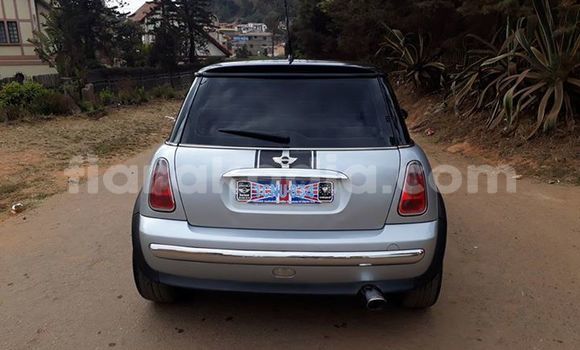 Hividy Mini Cooper Silver Car in Antananarivo in Analamanga Hividy Mini Cooper Silver Car in Antananarivo in Analamanga