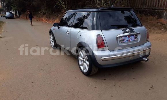 Hividy Mini Cooper Silver Car in Antananarivo in Analamanga Hividy Mini Cooper Silver Car in Antananarivo in Analamanga
