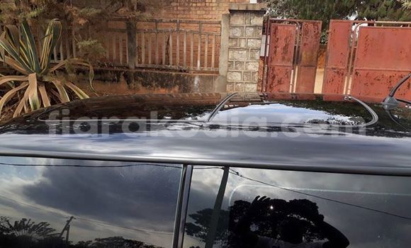 Hividy Mini Cooper Silver Car in Antananarivo in Analamanga Hividy Mini Cooper Silver Car in Antananarivo in Analamanga