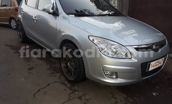 Hividy Hyundai i30 Silver Car in Antananarivo in Analamanga Hividy Hyundai i30 Silver Car in Antananarivo in Analamanga