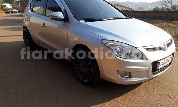 Hividy Hyundai i30 Silver Car in Antananarivo in Analamanga Hividy Hyundai i30 Silver Car in Antananarivo in Analamanga